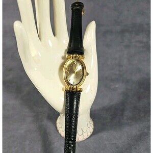 Quartz Watch / Women Diamond Ladies Watch / Vintage / EUC/New Battery